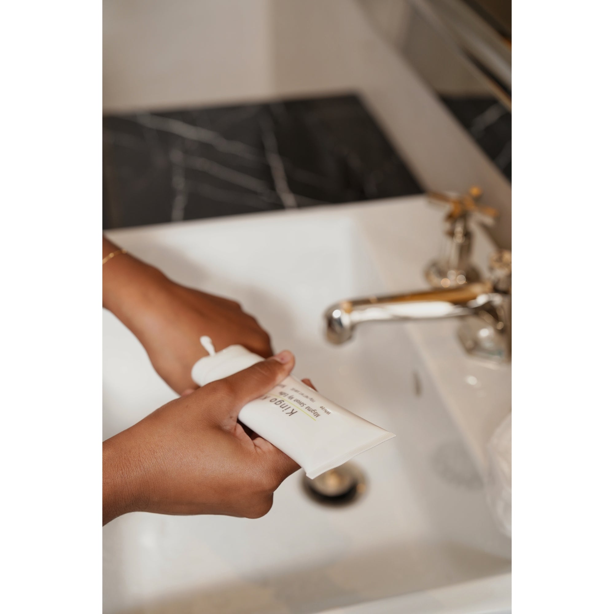WHITE CLAY FACIAL CLENSER KINGO KINGO 110g